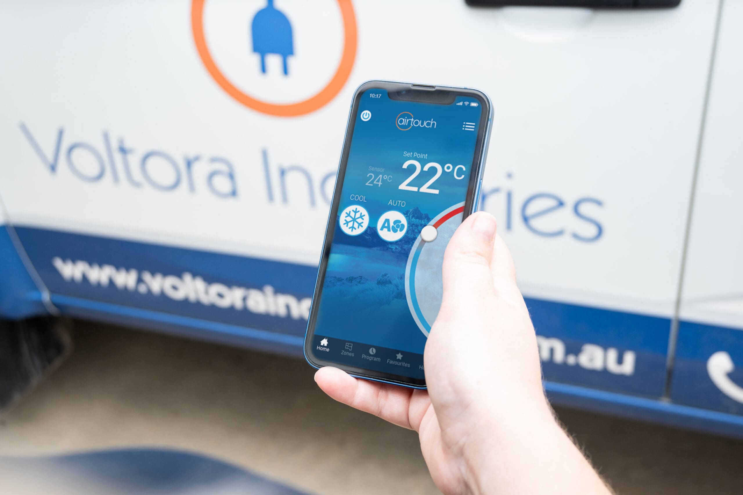 controlling temperature via smartphone using smart technology